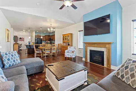 2801 25th St W, Williston, ND 58801 photo 9