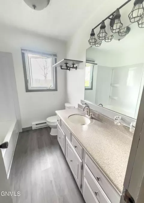 104 Coyote Rd, Mandan, ND 58554 photo 8