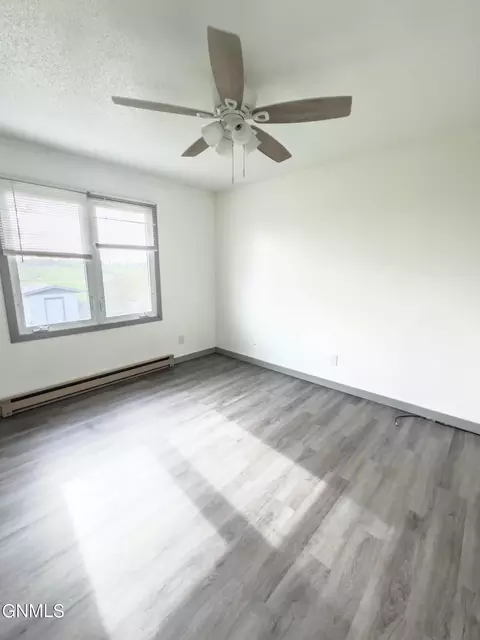 104 Coyote Rd, Mandan, ND 58554 photo 9