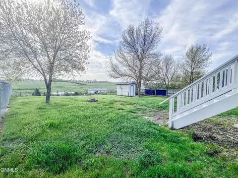 104 Coyote Rd, Mandan, ND 58554 photo 25
