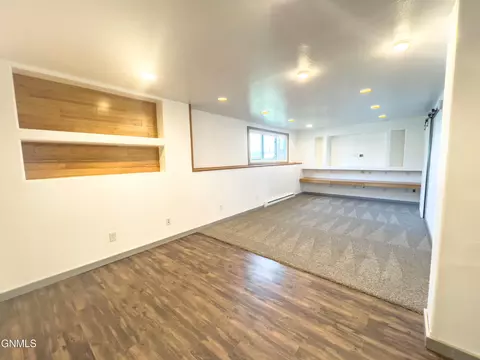 104 Coyote Rd, Mandan, ND 58554 photo 17