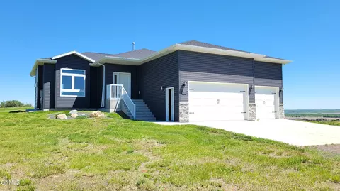 2405 Foxtail Ln N, Mandan, ND 58554