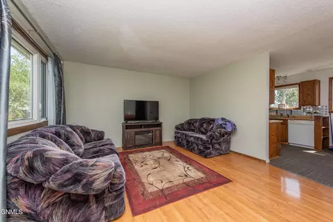 142 Haugen Dr NW, Killdeer, ND 58640 photo 5