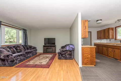 142 Haugen Dr NW, Killdeer, ND 58640 photo 8