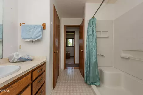 142 Haugen Dr NW, Killdeer, ND 58640 photo 22