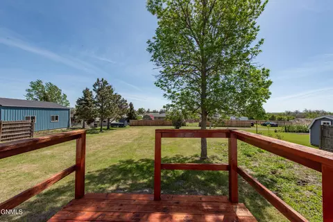 142 Haugen Dr NW, Killdeer, ND 58640 photo 46