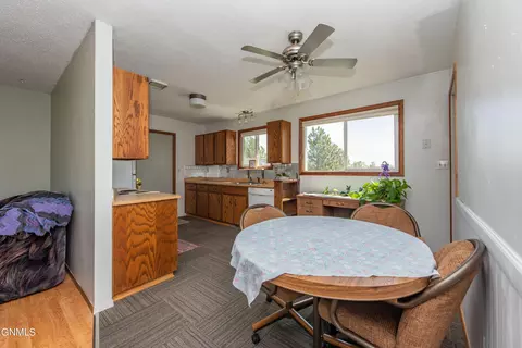 142 Haugen Dr NW, Killdeer, ND 58640 photo 9