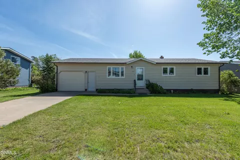 142 Haugen Dr NW, Killdeer, ND 58640