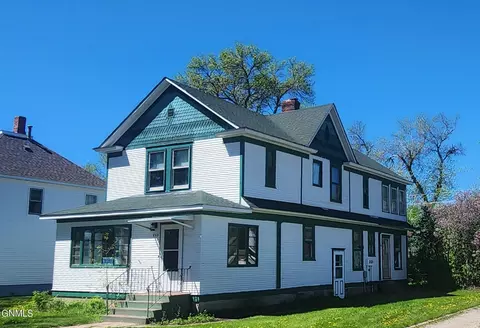 453 3rd Ave NW, Valley City, ND 58072