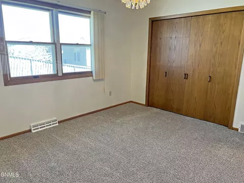 Bedroom - 3434 Breen Dr, Bismarck, ND 58501 photo 8 of 13
