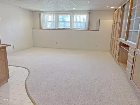 Living - 3434 Breen Dr, Bismarck, ND 58501 photo 5 of 10