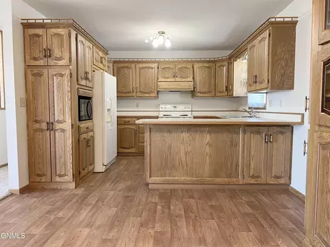 Kitchen - 3434 Breen Dr, Bismarck, ND 58501 photo 1 of 4