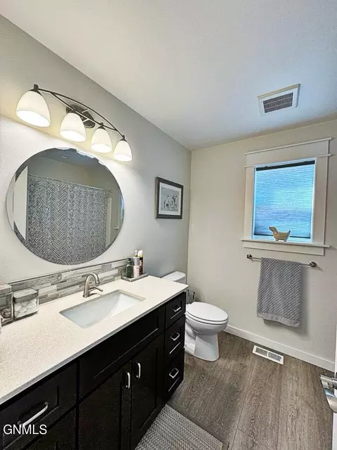 Bath - 3100 28th Ave W, Williston, ND 58801 photo 6 of 6