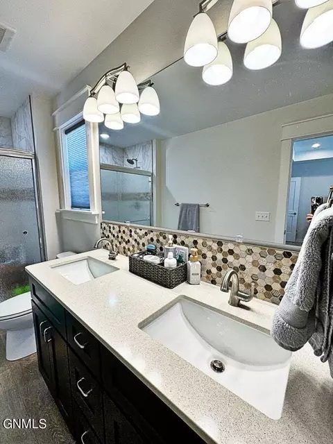 Bath - 3100 28th Ave W, Williston, ND 58801 photo 3 of 6