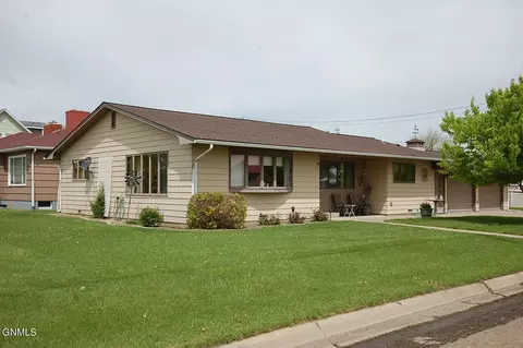 221 5th Ave SE, Sidney, MT 59270