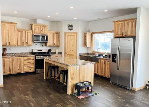 400 5th St N, Wilton, ND 58579 photo 5