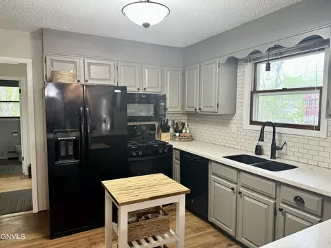 Kitchen - 324 4th St SE, Steele, ND 58482 photo 3 of 3