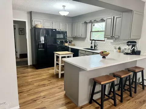 Kitchen - 324 4th St SE, Steele, ND 58482 photo 1 of 3