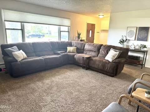 Living - 324 4th St SE, Steele, ND 58482 photo 1 of 3