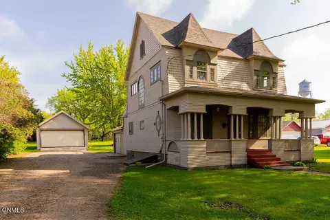 208 1st Ave, Wimbledon, ND 58492