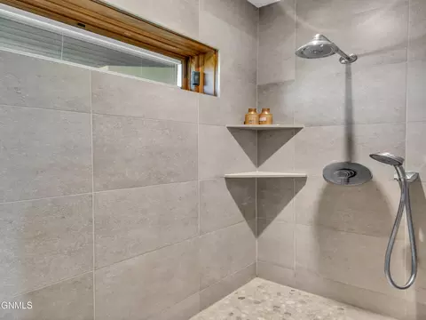 Bath - 1414 Eagle Crest Loop, Bismarck, ND 58503 photo 5 of 11