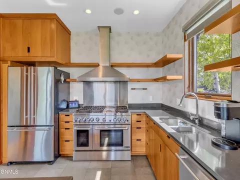 Kitchen - 1414 Eagle Crest Loop, Bismarck, ND 58503 photo 3 of 8