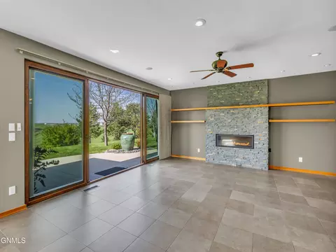 Living - 1414 Eagle Crest Loop, Bismarck, ND 58503 photo 10 of 12