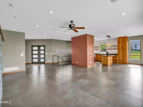 Living - 1414 Eagle Crest Loop, Bismarck, ND 58503 photo 8 of 12