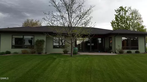 Exterior - 1414 Eagle Crest Loop, Bismarck, ND 58503 photo 14 of 15