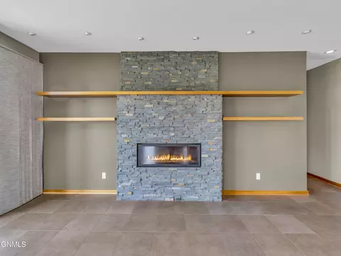 Living - 1414 Eagle Crest Loop, Bismarck, ND 58503 photo 9 of 12