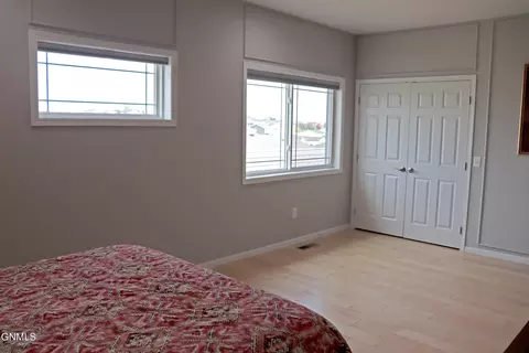 622 Calgary Ave E, Bismarck, ND 58503 photo 32