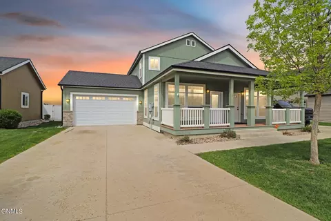 615 40th St E, Williston, ND 58801