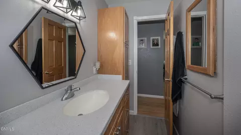 2533 D Ave, Bismarck, ND 58501 photo 18