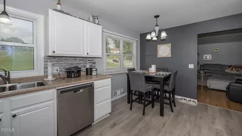 2533 D Ave, Bismarck, ND 58501 photo 6
