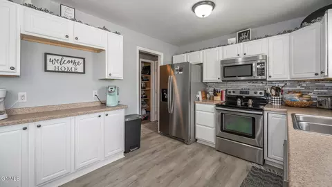 2533 D Ave, Bismarck, ND 58501 photo 4