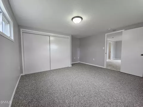 413 Front St SE, Beulah, ND 58523 photo 8