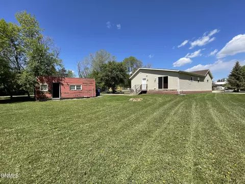 413 Front St SE, Beulah, ND 58523 photo 35