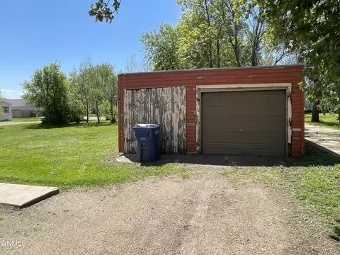 413 Front St SE, Beulah, ND 58523 photo 31