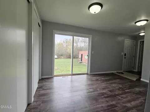 413 Front St SE, Beulah, ND 58523 photo 18