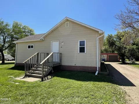 413 Front St SE, Beulah, ND 58523 photo 32