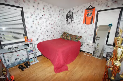 Bedroom - 122 9th Ave Nw Ave NW, Sidney, MT 59270 photo 2 of 3