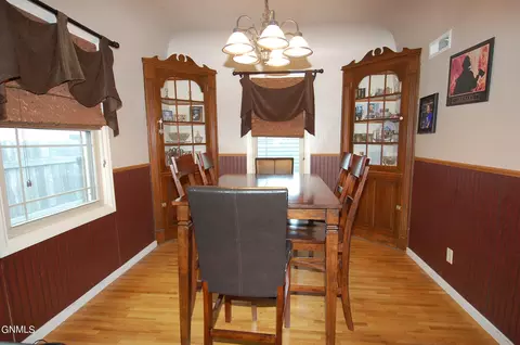 Dining - 122 9th Ave Nw Ave NW, Sidney, MT 59270 photo 1 of 1