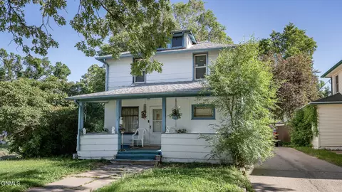 1016 E Ave C E, Bismarck, ND 58501 photo 1