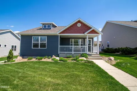 4813 Souris St, Bismarck, ND 58503