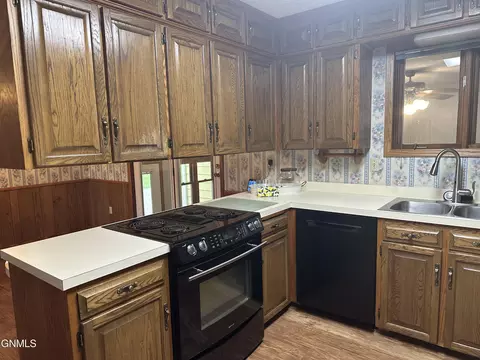 Kitchen - 719 8th St E, Williston, ND 58801 photo 1 of 4