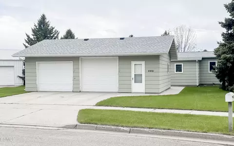 4401 Cortez Cir NW, Mandan, ND 58554