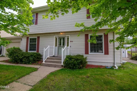901 27 St, Bismarck, ND 58501