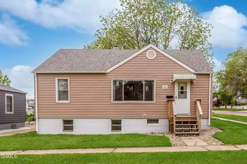 522 N 13th St, Bismarck, ND 58501