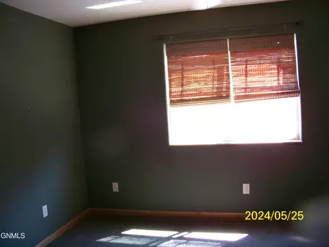 Bedroom - 1069 Turnpike Ave E, Bismarck, ND 58501 photo 1 of 3