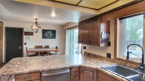 Kitchen - 5609 Carolville Loop, Williston, ND 58801 photo 2 of 3